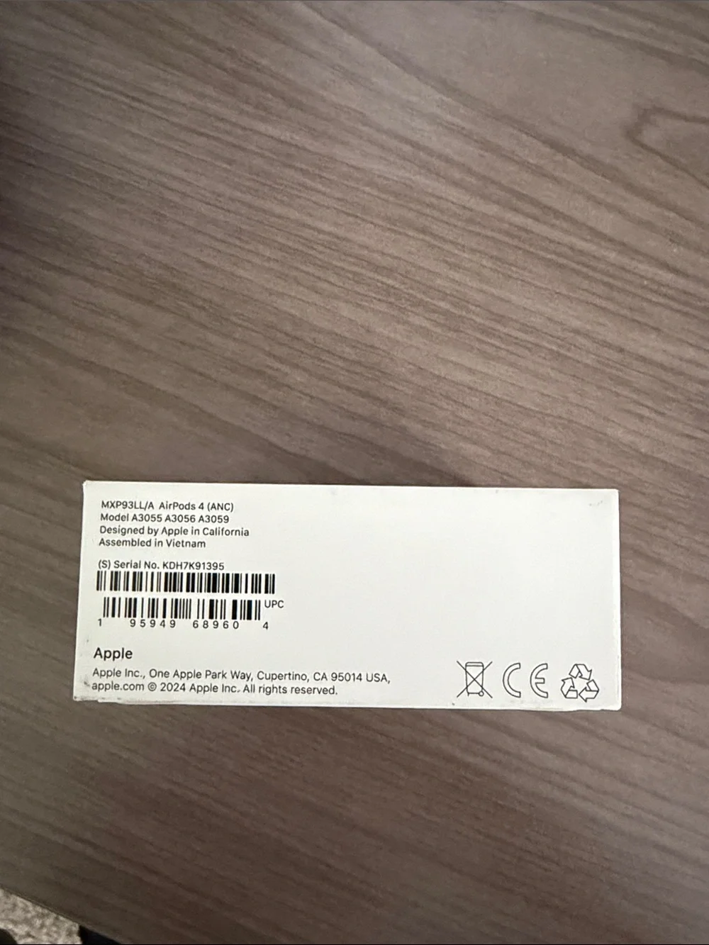 Apple White AirPods 4 with Active Noise Cancellation